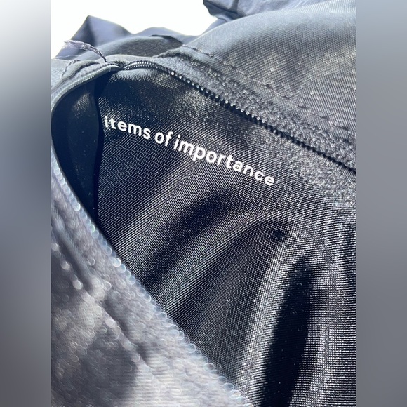 Lululemon On My Level Rucksack 18L | Black | Lululemon Backpack - Picture 14 of 16